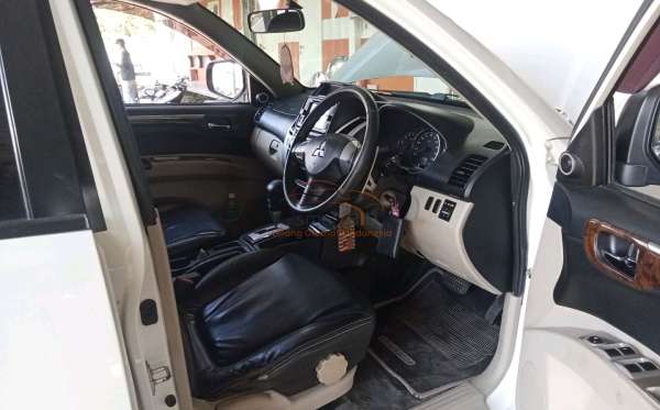 MITSUBISHI PAJERO SPORT