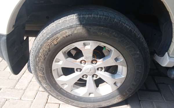 MITSUBISHI PAJERO SPORT