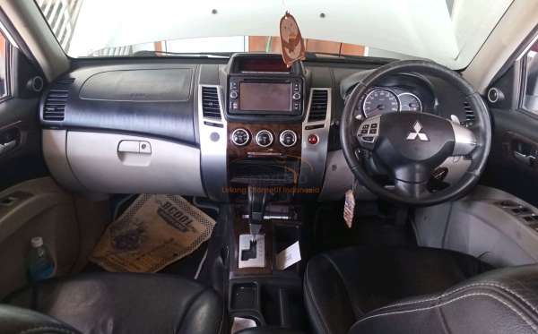 MITSUBISHI PAJERO SPORT