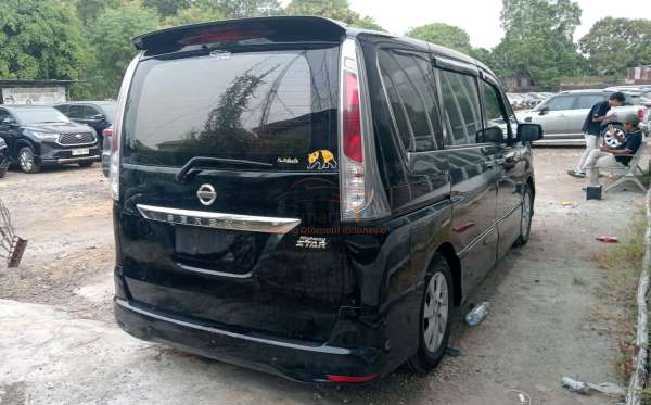 NISSAN SERENA HIGWAY STAR 2.0