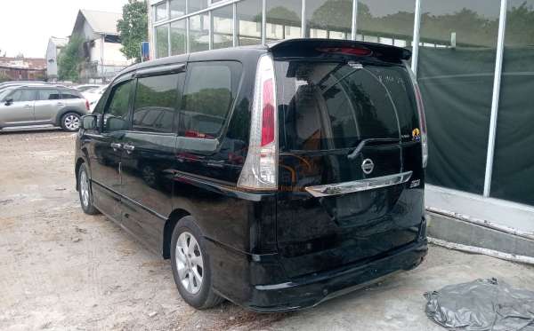 NISSAN SERENA HIGWAY STAR 2.0