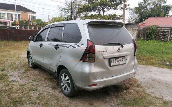 TOYOTA AVANZA