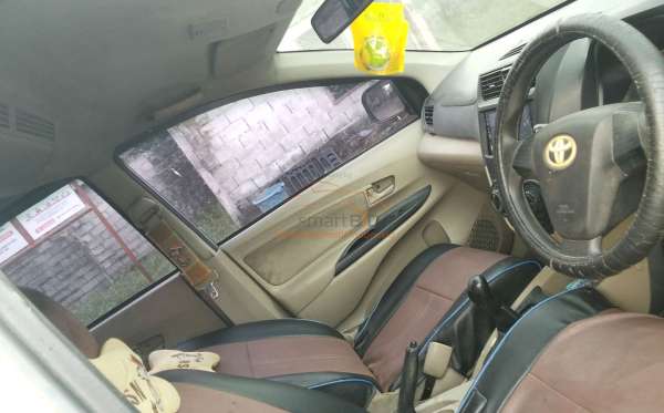 TOYOTA AVANZA