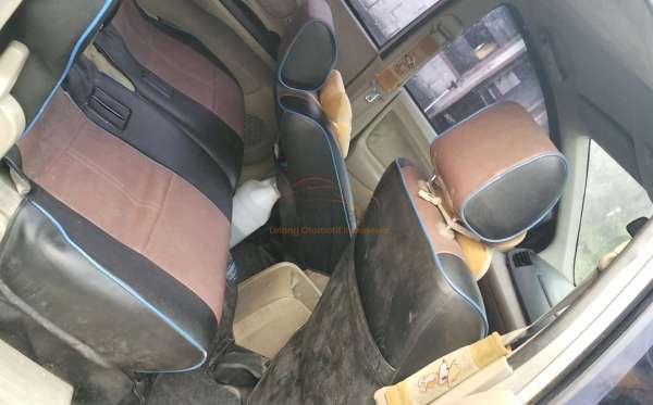 TOYOTA AVANZA