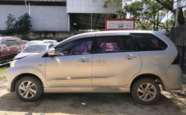 TOYOTA  AVANZA  VELOZ
