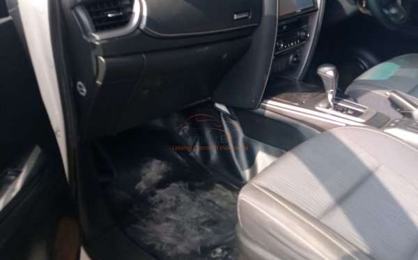 TOYOTA FORTUNER G 2.4