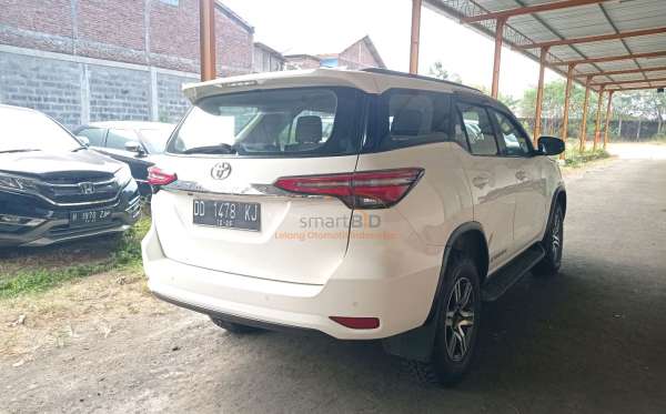 TOYOTA FORTUNER G 2.4
