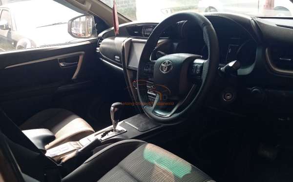 TOYOTA FORTUNER G 2.4