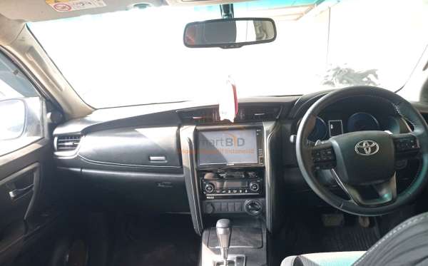 TOYOTA FORTUNER G 2.4