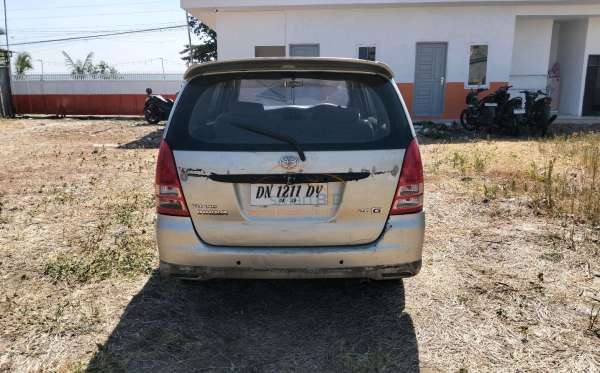 TOYOTA  KIJANG  INNOVA E