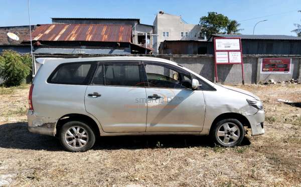 TOYOTA  KIJANG  INNOVA E