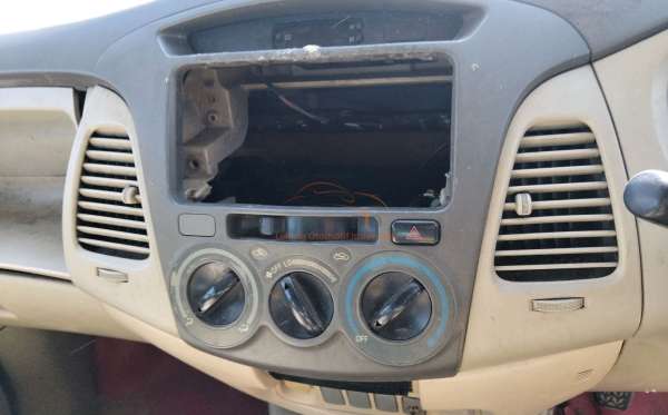 TOYOTA  KIJANG  INNOVA E