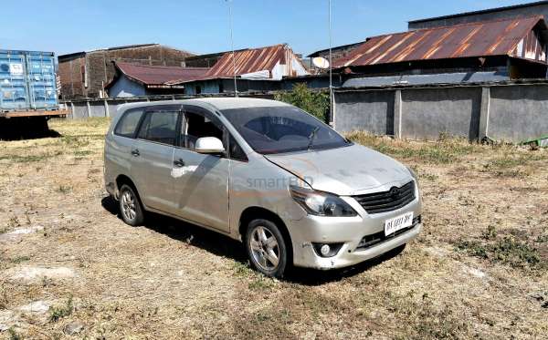 TOYOTA  KIJANG  INNOVA E