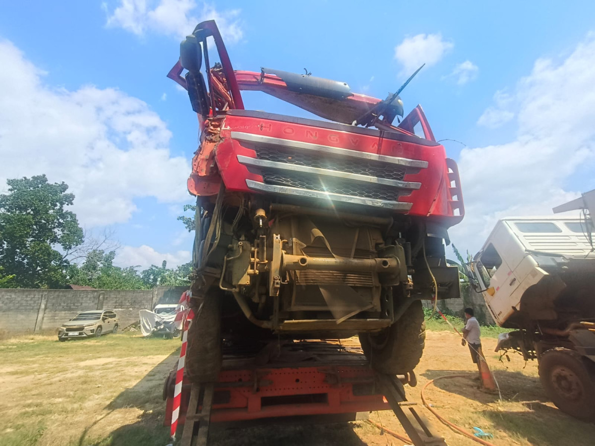 HONGYAN DUMP TRUCK CQ-3314 (8X4)