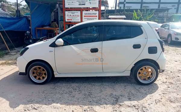 DAIHATSU AYLA 1.2R