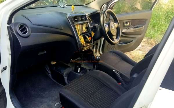 DAIHATSU AYLA 1.2R