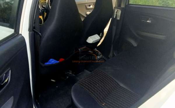 DAIHATSU AYLA 1.2R