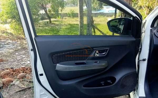 DAIHATSU AYLA 1.2R