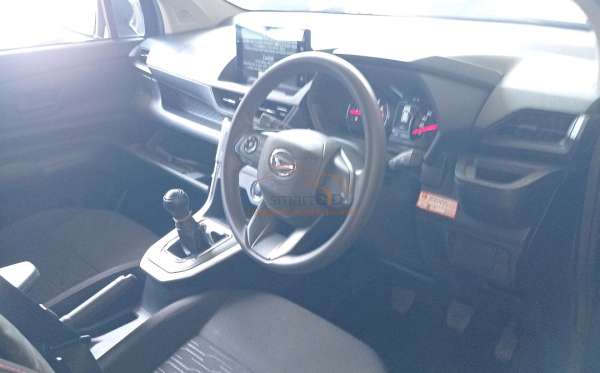DAIHATSU XENIA