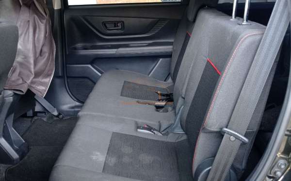 DAIHATSU XENIA