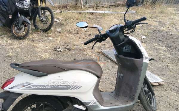 HONDA  GENIO