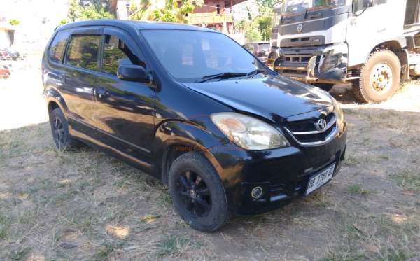 TOYOTA AVANZA