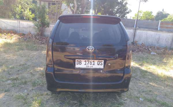 TOYOTA AVANZA