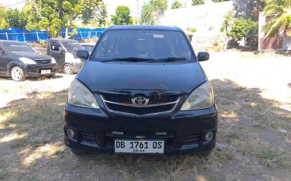 TOYOTA AVANZA