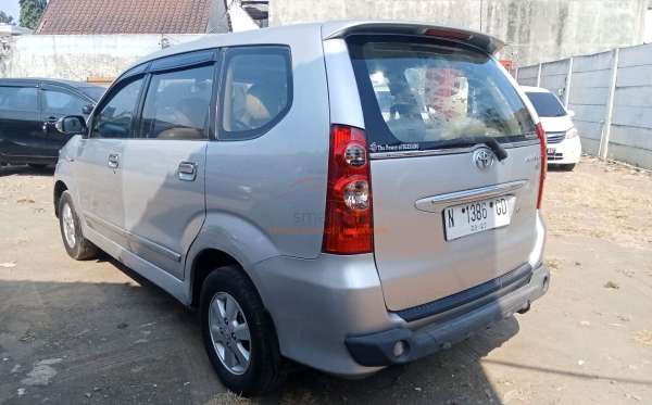 TOYOTA AVANZA