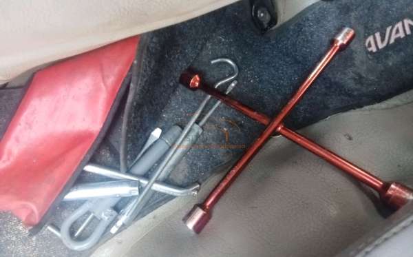 TOYOTA AVANZA