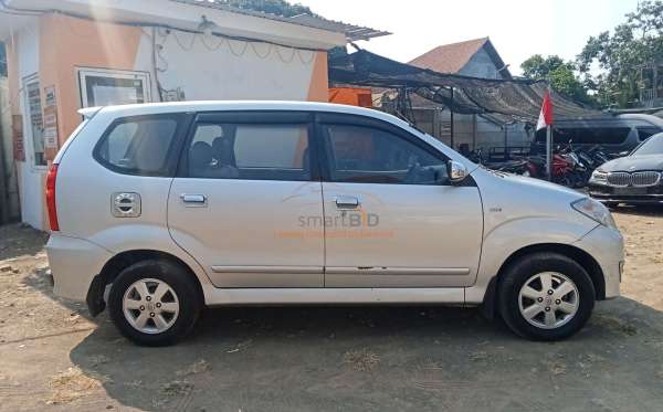 TOYOTA AVANZA