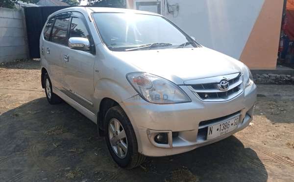 TOYOTA AVANZA