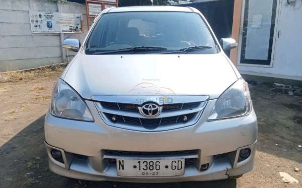 TOYOTA AVANZA