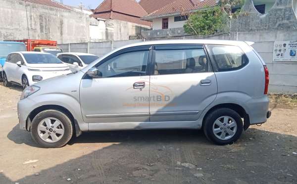 TOYOTA AVANZA