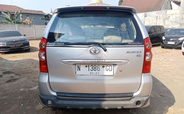 TOYOTA AVANZA