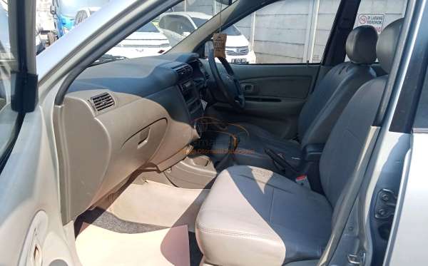 TOYOTA AVANZA
