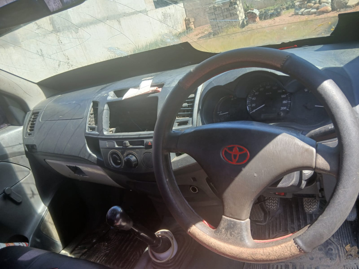 TOYOTA HILUX  PICK UP