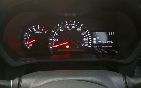 DAIHATSU XENIA 1.3 X