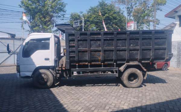 ISUZU NKR 71 HD E2-1