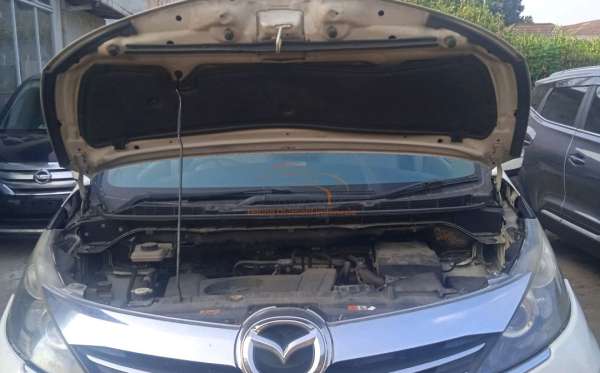 MAZDA BIANTE 2.0L 6 A/T