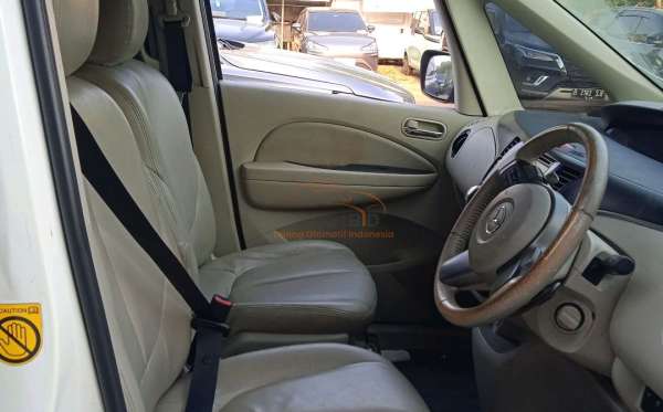 MAZDA BIANTE 2.0L 6 A/T