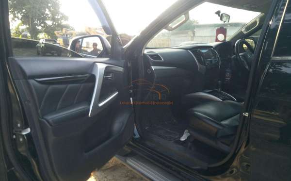 MITSUBISHI PAJERO SPORT 2.5L EXCEED (4X2)