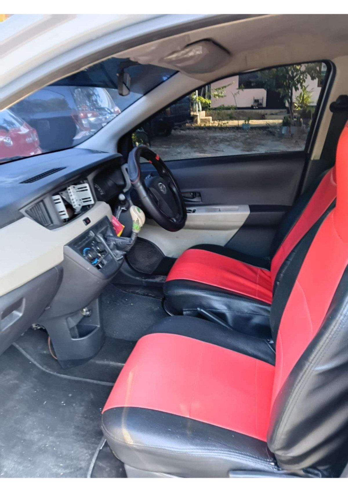 DAIHATSU SIGRA  D