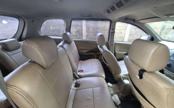 TOYOTA AVANZA E