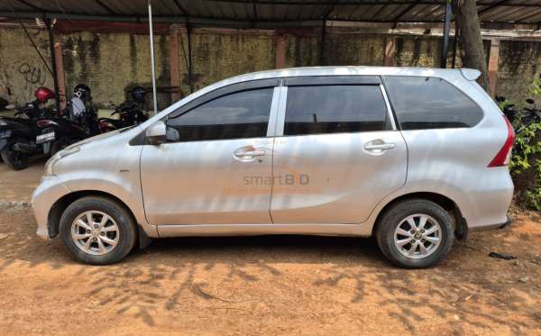 TOYOTA AVANZA E