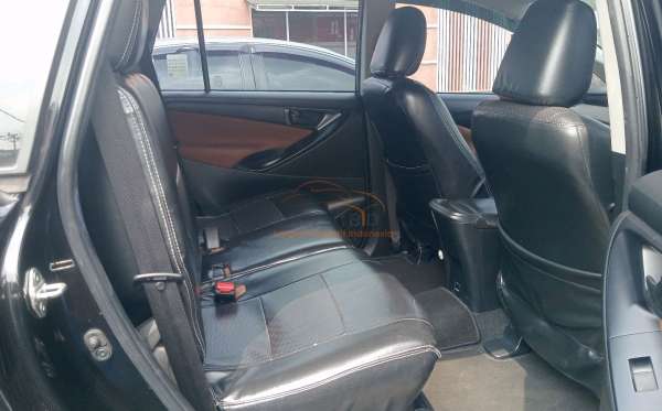 TOYOTA INNOVA G