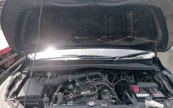 TOYOTA INNOVA G