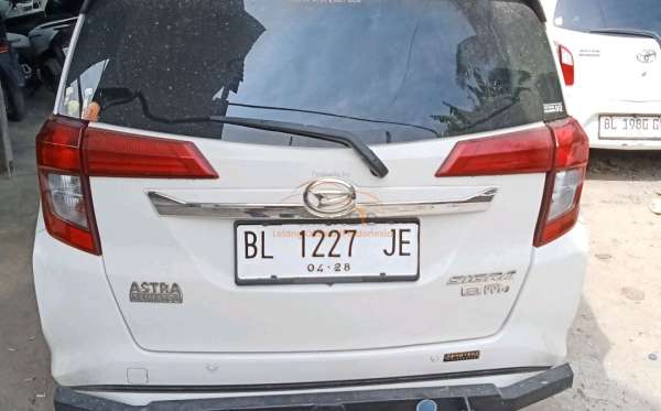 DAIHATSU  SIGRA  R