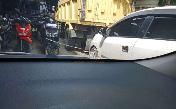 DAIHATSU  SIGRA  R