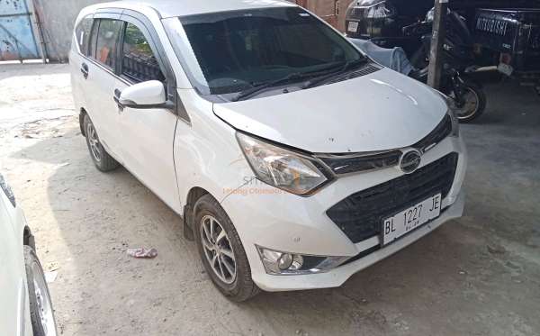 DAIHATSU  SIGRA  R